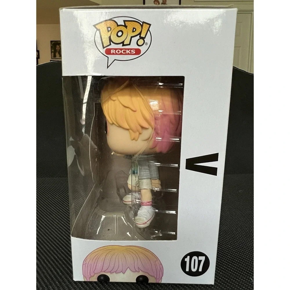 Funko Pop Rocks BTS V 107 Vinyl‎ Figure Kim Taehyung K-Pop Idol Collectible